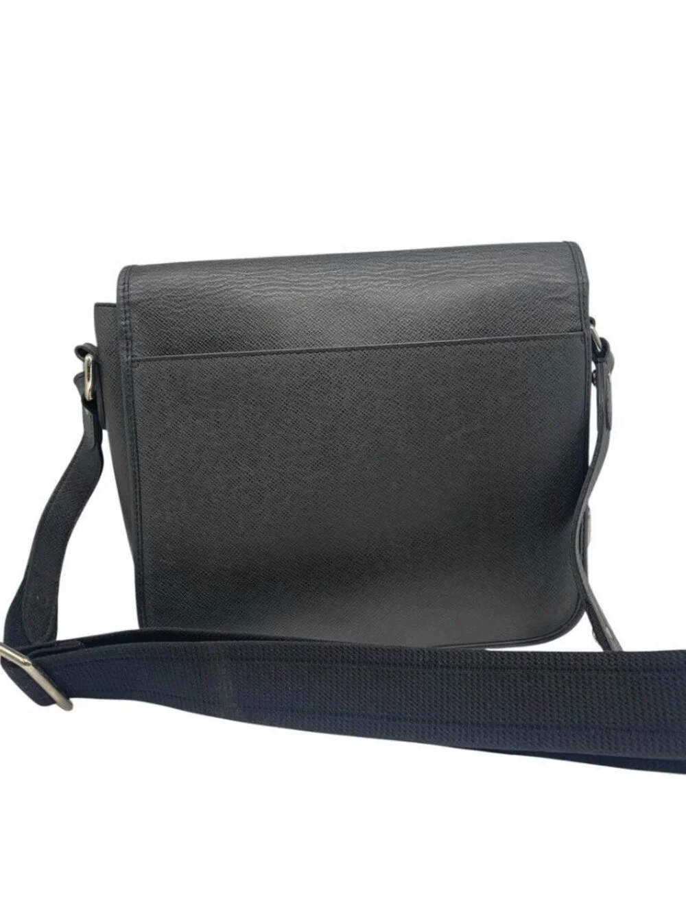 Louis Vuitton Taiga Black Shoulder Bag Andrey